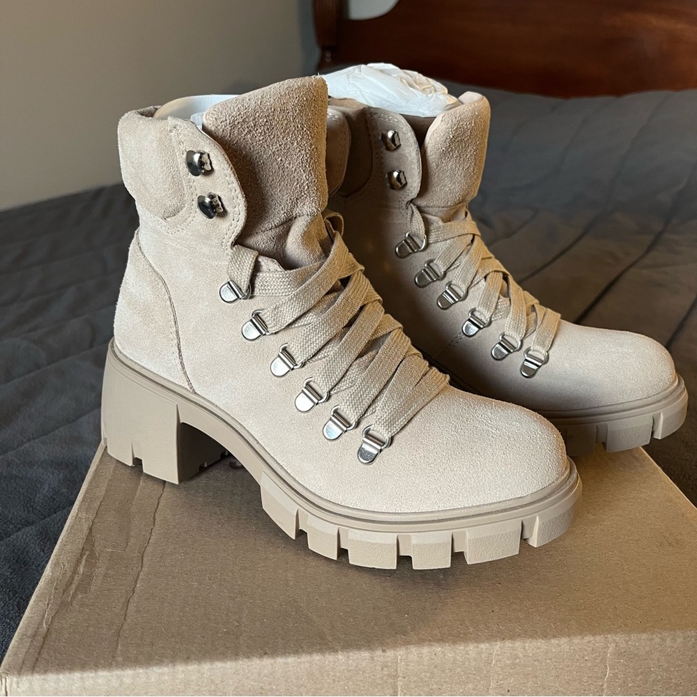 NWT Steve Madden Hint Platform Bootie